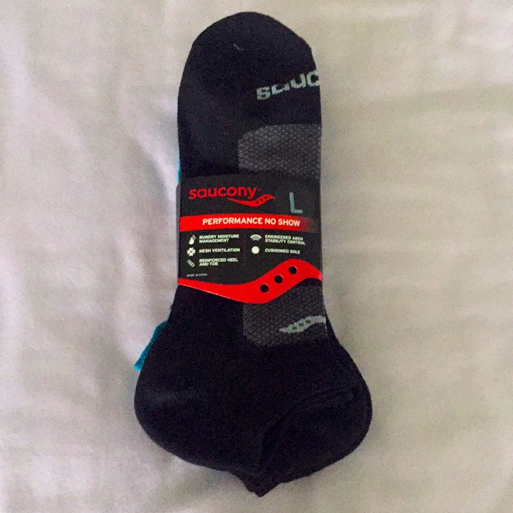 Saucony Performance No Show Socks NWT